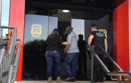 Polícia Civil efetua prisão temporária do motorista que jogou carro contra adolescente&nbsp;