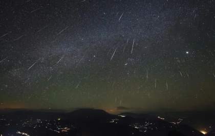 Última grande chuva de meteoros do ano ocorre na noite desta sexta
