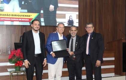 Carlos Farias recebe Título de Cidadão Biriguiense