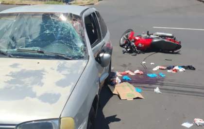 Morre motociclista que bateu em carro na Waldemar Alves