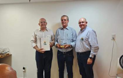 Dilador recebe prêmio Amigo do Turismo