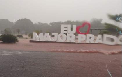 Chuva forte causa danos e alagamentos em Aracanguá