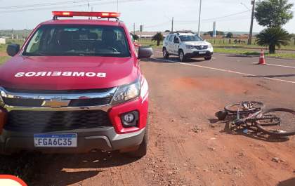 Ciclista colide com ônibus de trabalhadores rurais na entrada de Castilho
