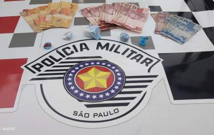 Jovem é preso por tráfico de drogas no bairro Pereira Jordão em Andradina