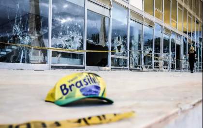 Brasília relembra eventos de 8 de janeiro em cerimônia no Palácio do Planalto