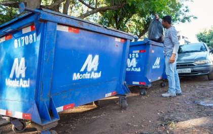 Taveira recebe contêineres para coleta de lixo