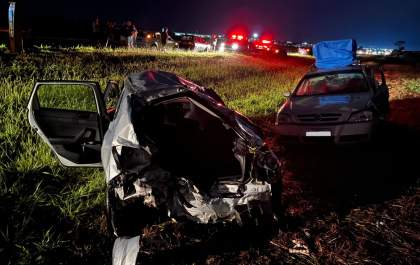 Uma pessoa morre e outras 2 ficam feridas em colisão entre 3 veículos na Rondon