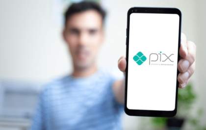 Procon-SP orienta consumidores a denunciar cobrança extra sobre Pix