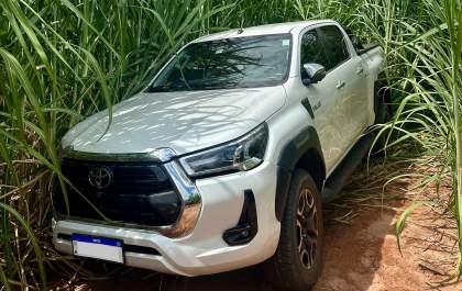 Polícia encontra Hilux usada em fuga de investigados em Bilac