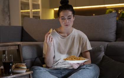 Comer carboidratos à noite engorda?
