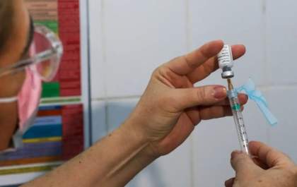 UBSs 24 horas aplicam vacina contra a dengue neste final de semana