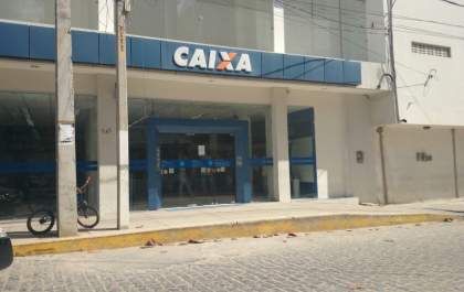 Mulher de 66 anos é presa tentando aplicar golpe em agência da Caixa Econômica Federal