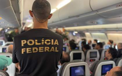 PF acolhe brasileiros de voo oriundo dos EUA
