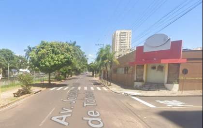 Pompeu terá trecho interditado para remoção de árvore