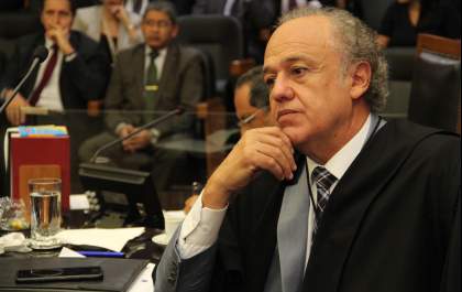 É hora de desarmar os palanques