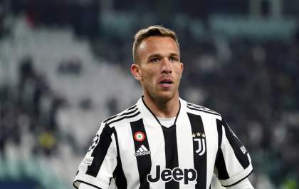 Santos negocia contratação de ex-Barcelona, Arthur Melo