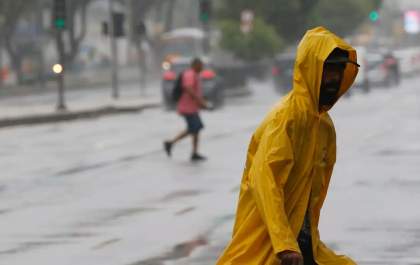 Inmet emite alerta vermelho para chuvas em Minas, SP e Rio