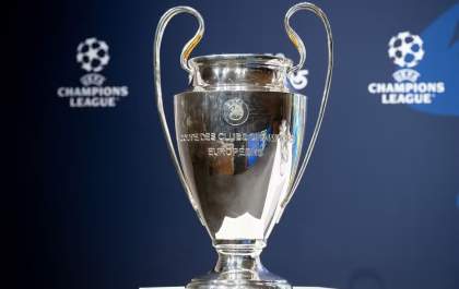 Champions League: UEFA define duelos dos playoffs do mata-mata