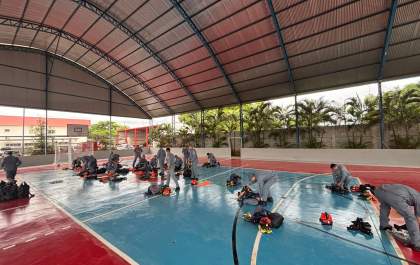 Bombeiros iniciam treinamento para salvamento com cordas