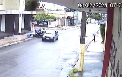 Carro envolvido em acidente de trânsito em Birigui é incendiado durante a madrugada