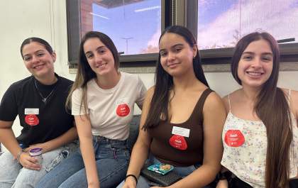 Acadêmicas de Medicina do Unisalesiano doam sangue e incentivam a prática