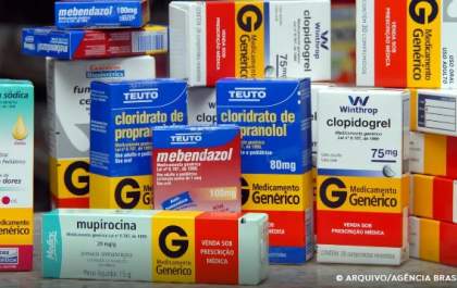 Medicamentos genéricos contribuem para queda de mais de 50% no preço de remédios