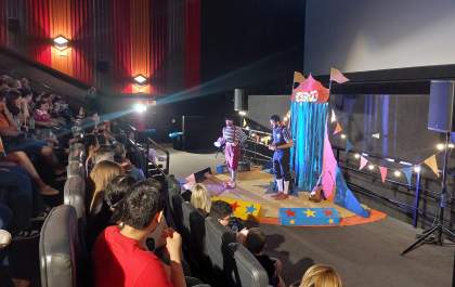 Cine Teatro encerra campanha solidária 'Volta às Aulas' de shopping de Araçatuba