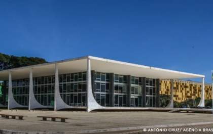 STF volta a julgar revisão da vida toda do INSS