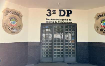 Polícia prende mulher foragida por tentativa de latrocínio contra idoso