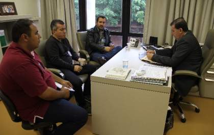 Eduardo Rocha ouve reivindicações da CTA de Três Lagoas