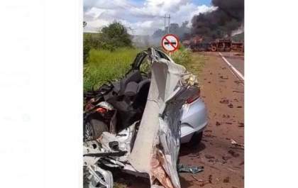 Morte em acidente entre carreta e veiculo de passeio na BR - 262