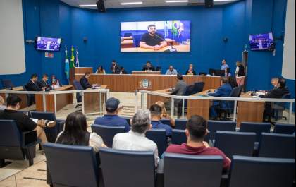 Vereadores debatem violência contra mulheres e direitos dos servidores