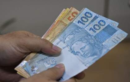 Salário em março: Quando cai o quinto dia útil em Três Lagoas?