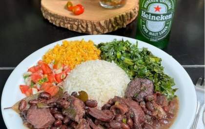 Feijoada no almoço de quinta e churrasco no de sexta é na Casa do Peixe