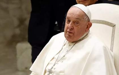 Papa Francisco tem uma leve melhora mas médicos recomendam repouso absoluto