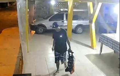 Polícia Civil prende acusado de furto após denúncia pelo WhatsApp