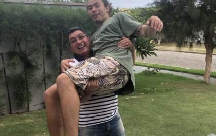 Pai de Whindersson Nunes atualiza estado de saúde do humorista internado em clínica psiquiátrica