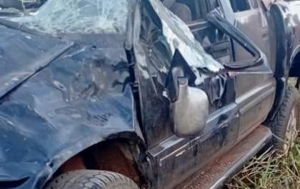 Familiares permaneceram por horas ao lado do corpo do jovem Maycon Jhonata até sua remoção para o IMOL
