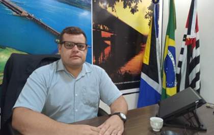 João Paulo Araújo pede instalação de lâmpadas de Led nas praças de Castilho