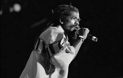 Morre aos 65 anos, Cocoa Tea, lendário artista do Reggae