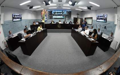 Prefeitura de Araçatuba revisa projeto que altera salário dos servidores antes da votação