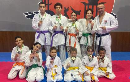 Karatê de Araçatuba se destaca na 4ª Copa Neves Paulista e conquista 15 medalhas