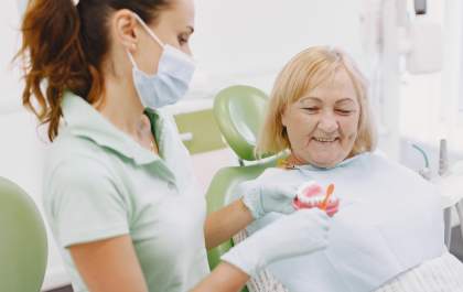Implante dentário: entenda como é feito e quais são os tipos