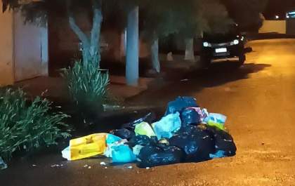 Problemas com caminhões atrasam coleta de lixo em Guararapes