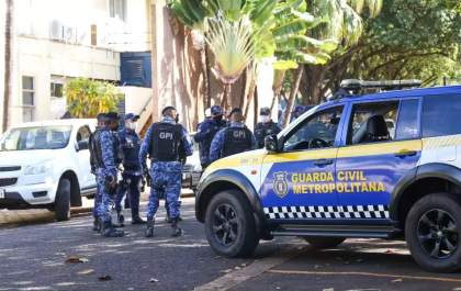 Mulher é presa por agredir filhos e irmã em bairro da capital