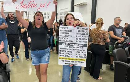 Servidores de Birigui protestam após aprovação de projeto que altera descontos de prêmio de assiduidade