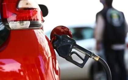 Petrobras anuncia redução de R$ 0,17 no litro do diesel nas distribuidoras