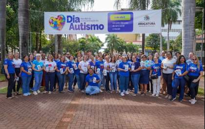Ato na praça Rui Barbosa e no Calçadão chama a atenção para o Transtorno do Espectro Autista