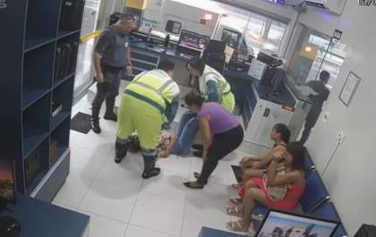 Jovem é socorrida em base da Polícia Rodoviária após passar mal em viagem