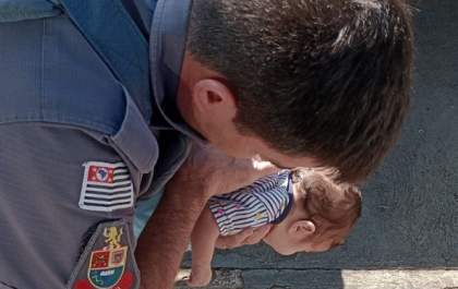 PM e Bombeiros ajudam a salvar 3 crianças engasgadas por dia em São Paulo